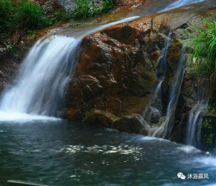 汽车镀晶和镀膜的区别是什么？